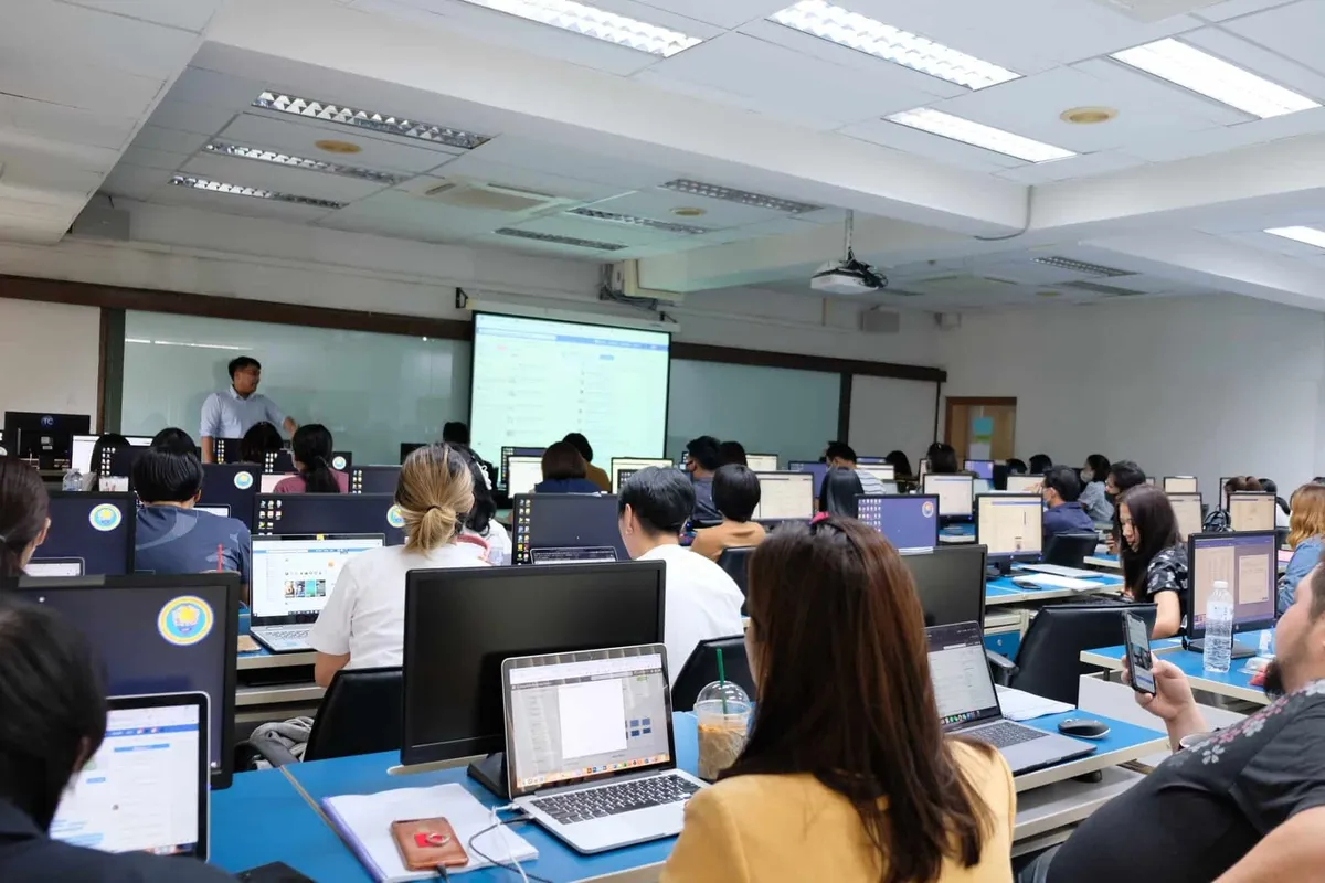 ภาพบรรยากาศอบรมคอร์ส Facebook Ads and Marketing รุ่น 21