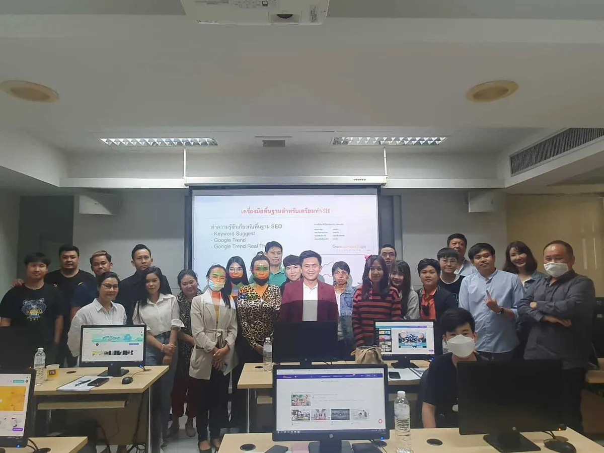 ภาพบรรยากาศคอร์ส สร้างช่อง YouTube ให้ดัง ทํารายได้ให้ปัง รุ่น 6